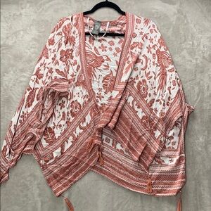 VINCE CAMUTO | OSFM WOMENS | FLORAL BIRD WRAP in MAUVE PINK TERRACOTTA 6750B